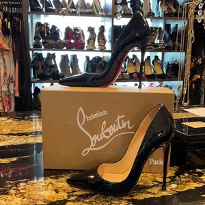 👠Fabulous condition Christian Louboutin size 37.5